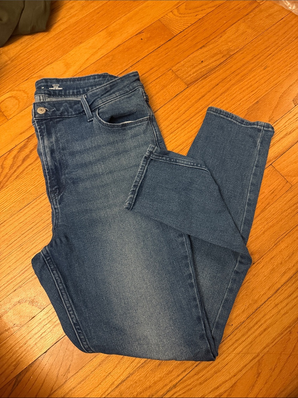 Old Navy High-Rise wow Skinny Jeans - Medium Blue Wash